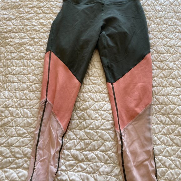 Set of Three Zone High-Waisted 7/8 Fabletics Leggings - Picture 2 of 7